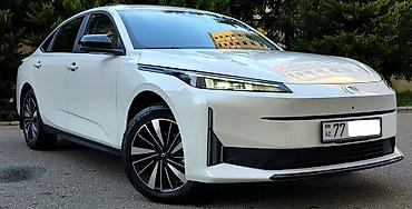 tesla model 3: Changan Qiyuan A05: 1.5 l | 2025 il 12300 km Sedan — 2