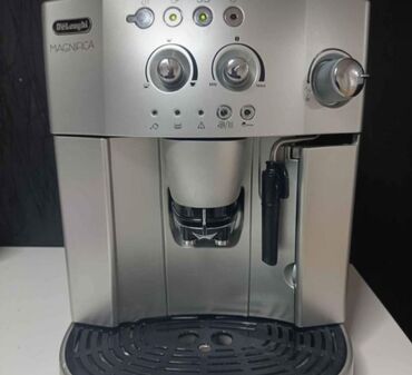 solje za kafu: Espresso aparat,"Delonghi",koriscen,u dobrom stanju -80e. Pokupiti na