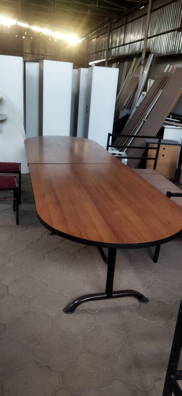 мебелью: Стол длина 3м20см, ширина 1м продается срочно !!!!