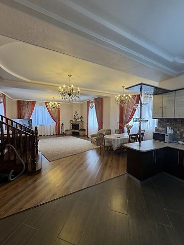 alfa resort: Продаю трехэтажный коттедж на Иссык-Кулев центре Чолпон-Аты, на — 2