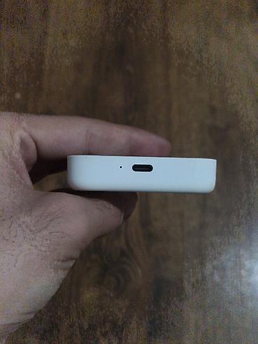 tablet iphone 2: A cllas bir madeldir arxasında yüngül ləkələr var Telefonu 2 dəfə — 2