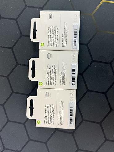 зарядная: Оригинальные аксессуары Apple: 1) Кабель Apple USB‑C to Lightning (1 — 3