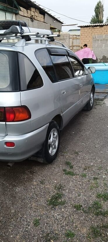 Toyota: Toyota : 2001 г., 2 л, Автомат, Минивэн — 3