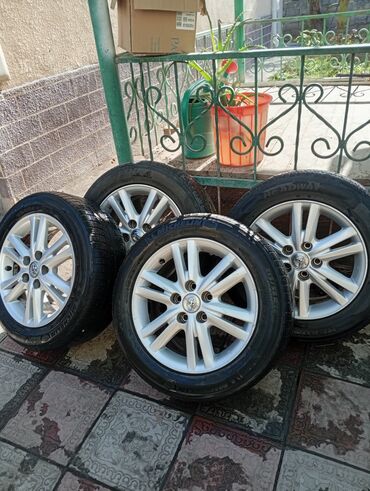 corolla runx: Колеса в сборе 215 / 60 / R 16, Всесезонная, Б/у, Комплект, Легковые, Литые, отверстий - 5