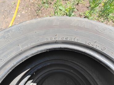 Шины: Шины 235 / 65 / R 17, Зима, Б/у, Комплект, Внедорожные (АТ/МТ), Firemax