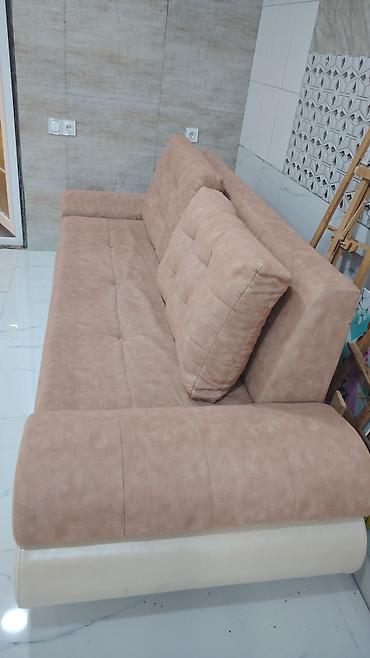 2 divan: Çevrilə bilən divan – açılıb-yığılan mexanizmli - Rəng: pastel açıq — 4