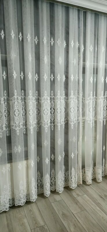 Pərdə və tüllər: Qəşəng pərdələr otağa zəriflik qatır. Ağ tül pərdələr işığı yumşaq — 8