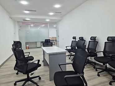 Коммерческая недвижимость: Ofis icarəsi – Xətai metrosuna yaxın, 17 mərtəbəli plazanın 14-cü — 7