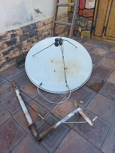 antenna atv: Peyk anten dəsti - Dəyirmi peyk anteni (təxminən 80–90 sm diametr) - — 1