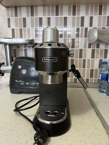 Blenderlər: Qəhvə maşını Delonghi, Yarımavtomat, Kapuçinator ilə, İşlənmiş
