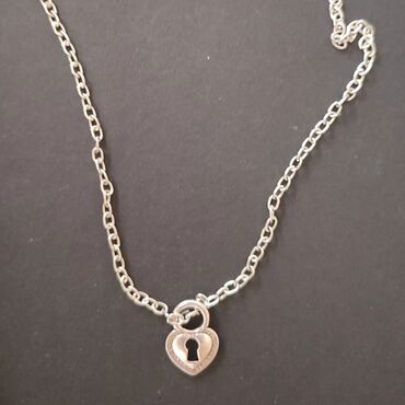 Jewellery: Lancic sa priveskom od antickog srebra
postarina nije uracunata u cenu