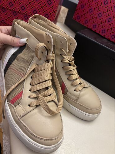 Botinkalar: Burberry original geyilib 37 razmer