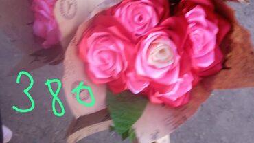 Розы: Продаю искусственного розы по 100 сомов и берем заказ
