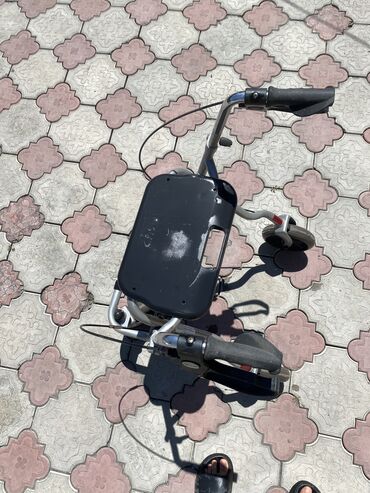 ходунки для инвалидов цена: Продаю раскладную инвалидную коляску 
Состояние новое