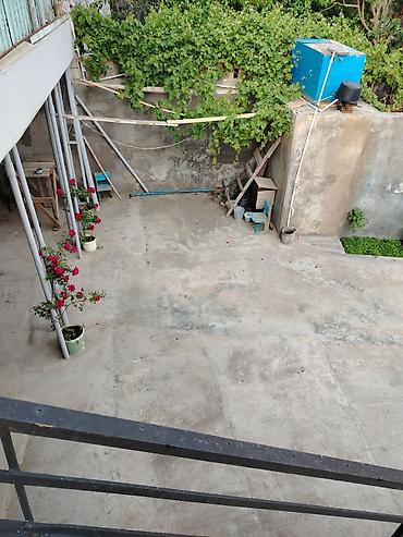 Mağaza səbətləri: Əmircanda 2 mərtəbəli ev satılır. - Sənəd: kupça mövcuddur. - Məkan — 2