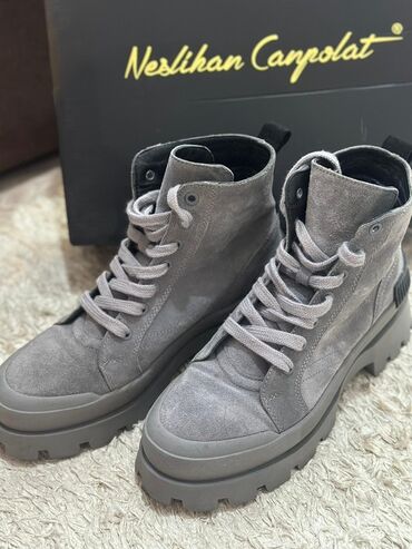купить обувь бишкек: Ботинки Neslihan Canpolat - Модель: шнурованные ботинки/берцы на