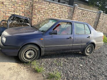 Volkswagen: Volkswagen Vento: 1994 г., 1.8 л, Механика, Газ, Седан