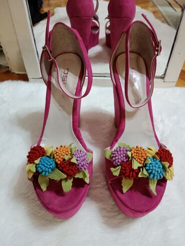 zara s: Sandals, 40