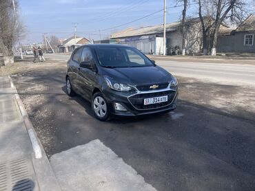 кредит машына: Chevrolet Spark: 2019 г., 1 л, Автомат, Бензин, Хэтчбэк