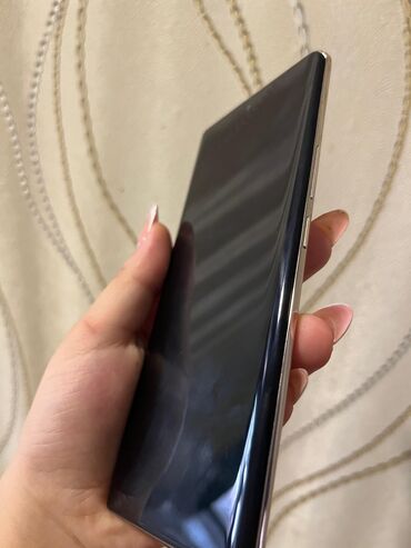 Infinix Zero 30, 256 ГБ, цвет - Золотой, Face ID, С документами, Сенсорный