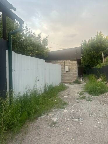 дом в таш добо: 20 м², 1 комната, Подвал, погреб, Забор, огорожен