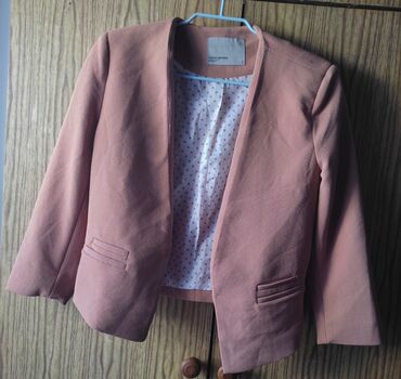 розовый пиджак: Продаю пиджак нежно персикового цвета от бренда VERO MODA. Качество