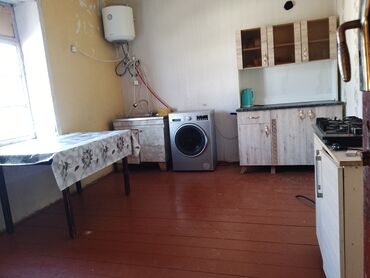 Həyət evləri və villaların satışı: 3 otaqlı, 90 kv. m, Kredit yoxdur, Orta təmir — 12