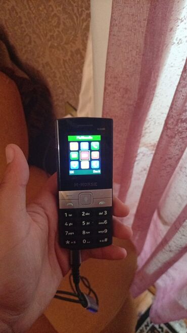 M-HORSE MS180 klassik düyməli mobil telefon Xüsusiyyətlər: - Kompakt