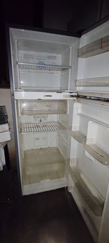 samovar satilir: Б/у 2 двери Холодильник Продажа