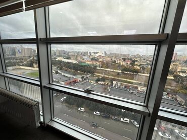 Ofislər: Xətai metrosunun arxası, 12 mərtəbəli plazanın 12 ci mərtəbəsində — 24