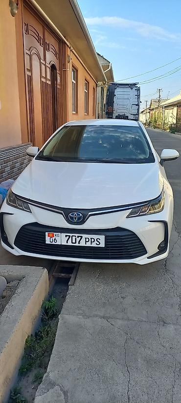 sonata d8: Toyota Corolla: 2023 г., 1.8 л, Автомат, Гибрид, Седан — 2