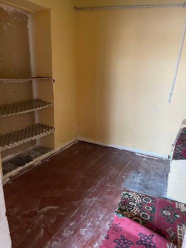 пол дома: 250 м², 3 комнаты — 6