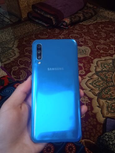 чехол для телефона samsung galaxy: Samsung Galaxy A51, Б/у, 64 ГБ, цвет - Голубой, 2 SIM