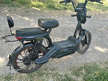 Bicikli za odrasle: Električni motorcikl Veneco 35.000dinara Prodaje se sa punjacem Lepo — 8