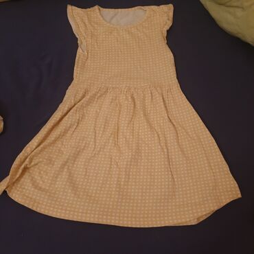 Haljine: Haljine vekicine 122 minni je 116 i njena cena je 500 din — 12