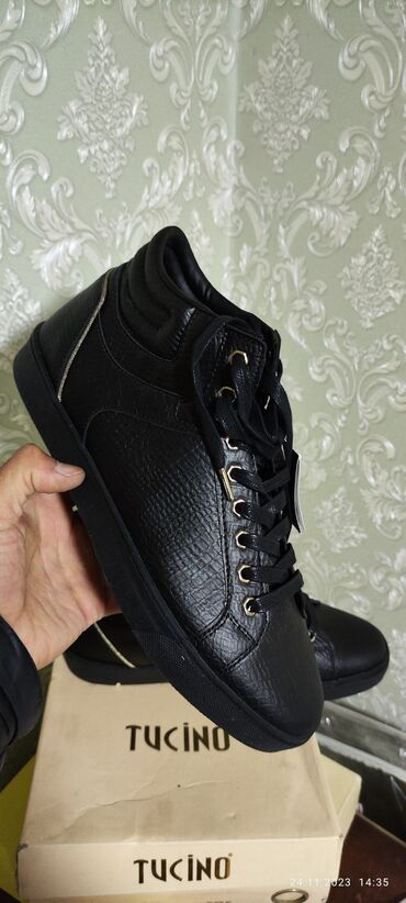 мужская одежда и обувь: Зара 42 размер Зара Турция брендовая обувь