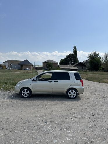 Toyota: Toyota Raum: 2003 г., 1.5 л, Автомат, Бензин, Универсал