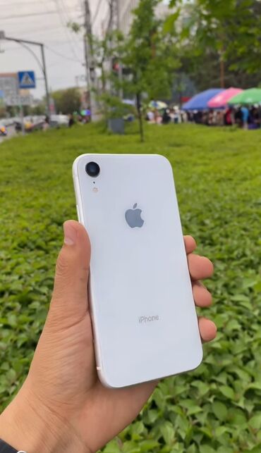Apple iPhone: IPhone Xr, Б/у, 64 ГБ, White Titanium, Чехол, 93 %