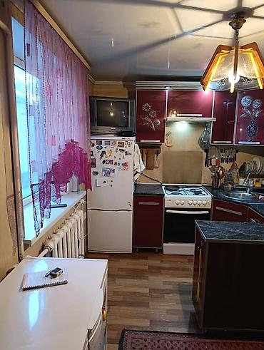 Продажа коттеджей и домов: Продаю дом в Центральной части Бишкека, ул. Суворова. В доме 3 — 5