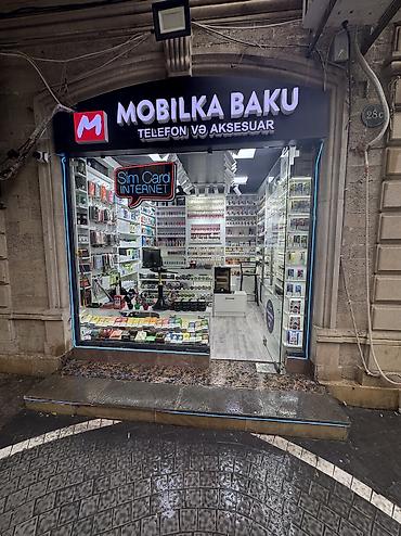 ətir dukanı: Mağaza üçün vitrin.1 ildən az müddət olur quraşdırıldığı.Yeni — 3