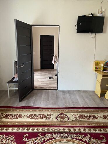 комната кызыл аскер: 45 м², 3 комнаты, Свежий ремонт Без мебели