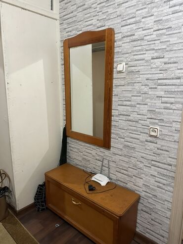 ковры страшные: Кире бериш үчүн гарнитур, Күзгү, Жыгач, түсү - Күрөң