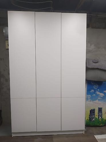 шкафы для верхней одежды: Минималистичный белый шкаф-купе/распашной трехстворчатый - Цвет — 2