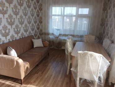 Uzunmüddətli kirayə mənzillər: Bakıxanov(Razin) talkuçkanın yanında.9 mərtəbənin,7-ci mərtəbəsində,2
