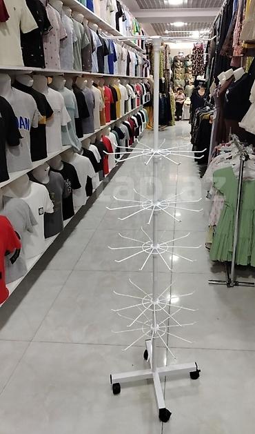 Mağaza asılqanları: Vitrin asılqanlı – 25 AZN Mağaza və butiklər üçün sərfəli vitrin — 1