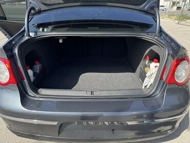 Volkswagen: Volkswagen Passat: 2 l | 2010 il Sedan — 10