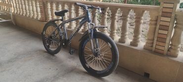 velosiped elanlari: Lada Sport dağ velosipedi - Geniş şinlər: ön və arxa qalın