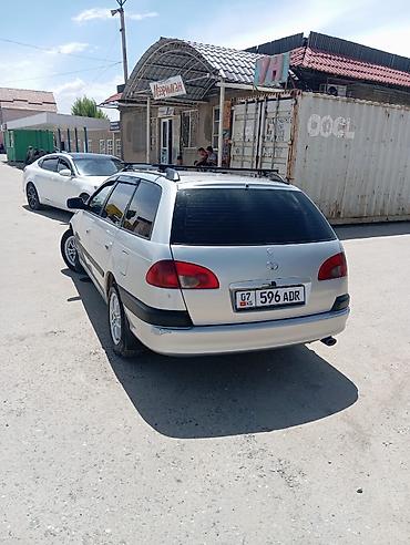 Toyota Avanza: 1998 г., 2 л, Механика, Бензин, Универсал — 1
