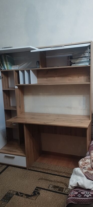 продаю мебель для салона: Книжный Шкаф