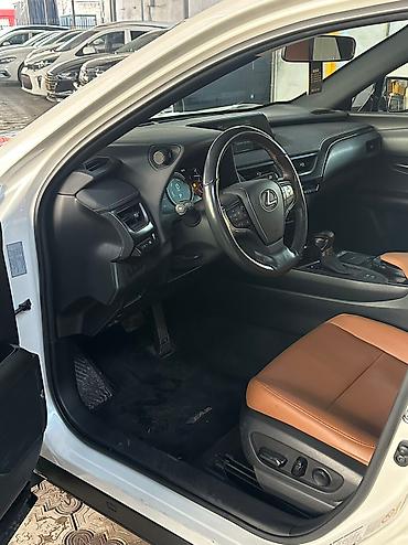 Lexus: Lexus : 2018 г., 2 л, Вариатор, Гибрид, Кроссовер — 6